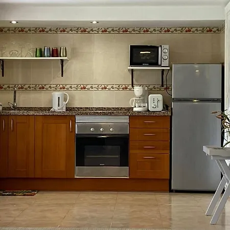 Private Pool & Garden - Walk To Beach & Marbella