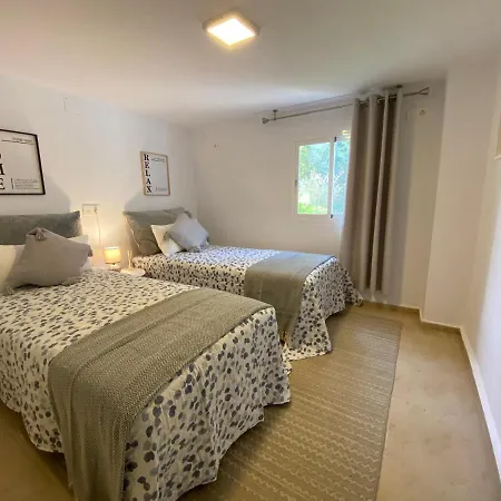 Private Pool & Garden - Walk To Beach & Holiday home *