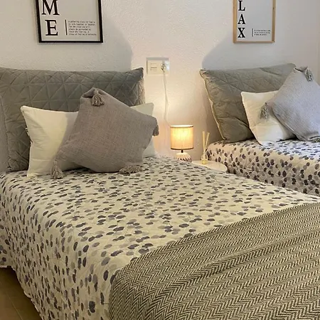 Holiday home Private Pool & Garden - Walk To Beach & *