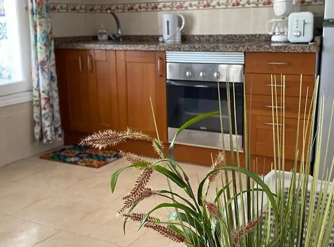 Private Pool & Garden - Walk To & * Marbellac